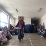 Uczennica z klasy 8 podczas Eko Pokazu