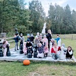 Uczniowie klasy 1a z wychowawcą