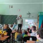 Uczniowie zgłaszający się do odpowiedzi.