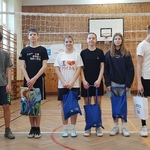 Zwycięzcy z grupy młodszej w Noworocznym Turnieju Mini Piłki Siatkowej z nagrodami rzeczowymi