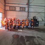 Uczniowie klasy IIa podczas zwiedzania Spalarni Śmieci.