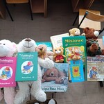 misie i książki o misiach w bibliotece