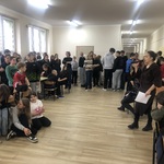 Uczniowie klas 4-8 szykują się do międzyklasowej rywalizacji z okazji Święta Szkoły.