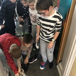 Klasa 1A podczas wróżby z butów.