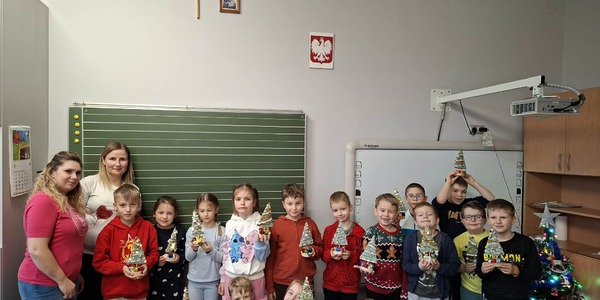 Klasa Ia z choinkami.