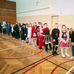zabawy drużynowe na sali gimnastycznej